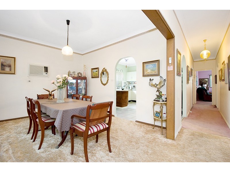 21 Audie Parade, Berkeley Vale NSW 2261