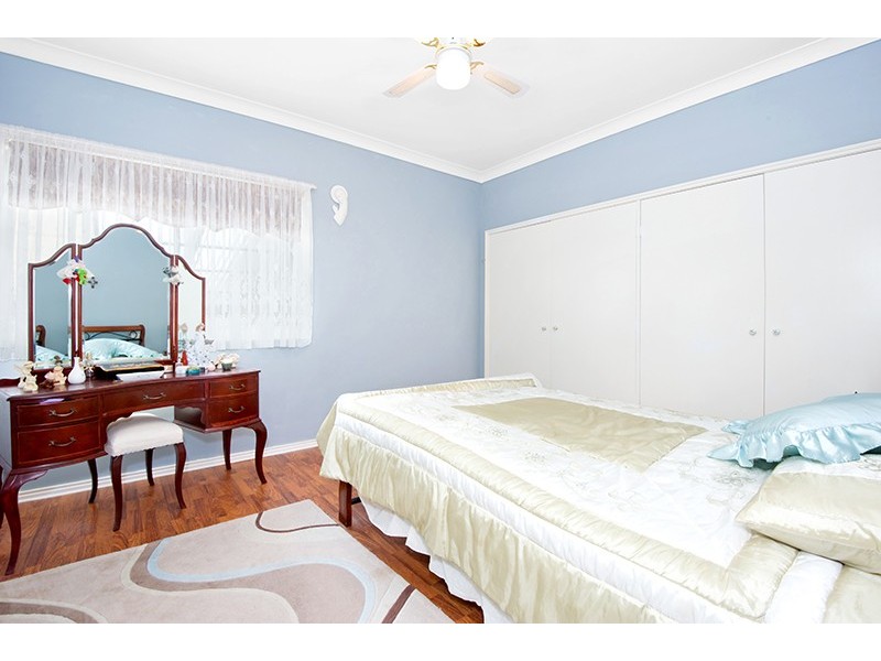 21 Audie Parade, Berkeley Vale NSW 2261