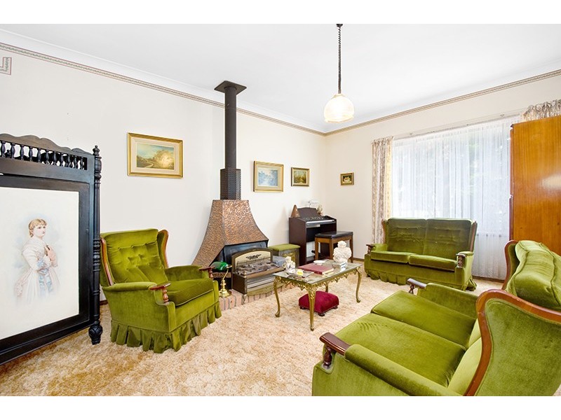 21 Audie Parade, Berkeley Vale NSW 2261