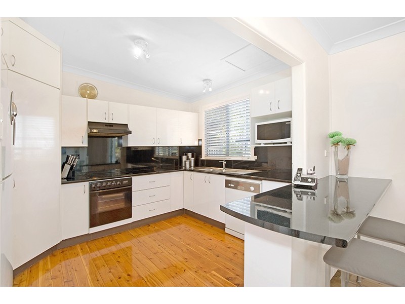 37 Donegal Rd, Berkeley Vale NSW 2261