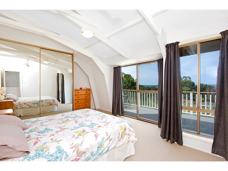 37 Donegal Rd, Berkeley Vale NSW 2261