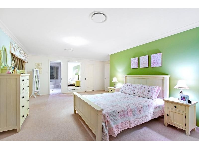 12 Bataan Circuit, Bateau Bay NSW 2261
