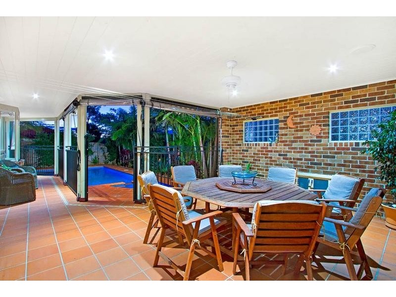 12 Bataan Circuit, Bateau Bay NSW 2261