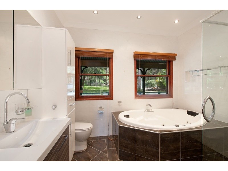 3 Holloway Dr, Jilliby NSW 2259