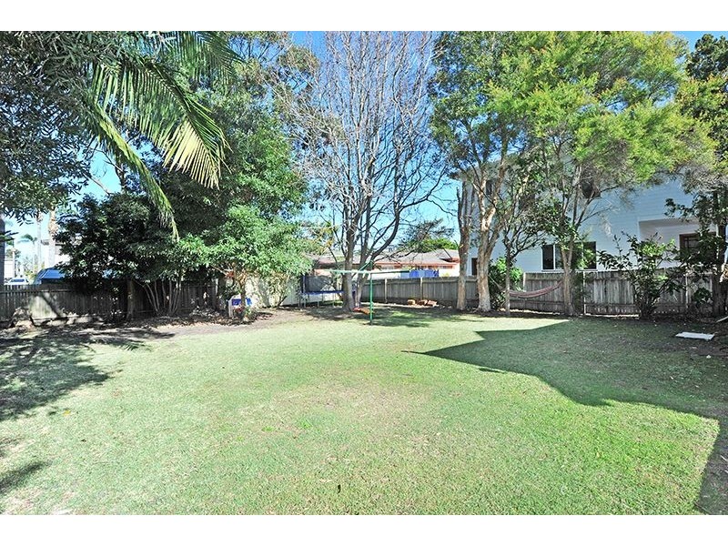 9a Binburra Avenue, Toowoon Bay NSW 2261