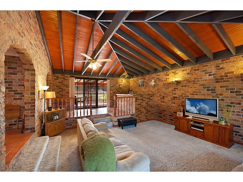 11 Sirius Avenue, Bateau Bay NSW 2261