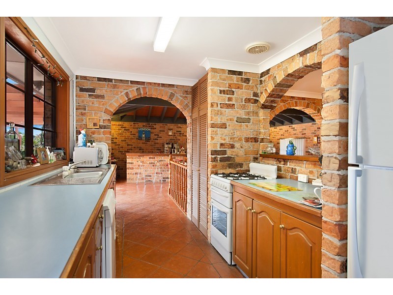 11 Sirius Avenue, Bateau Bay NSW 2261