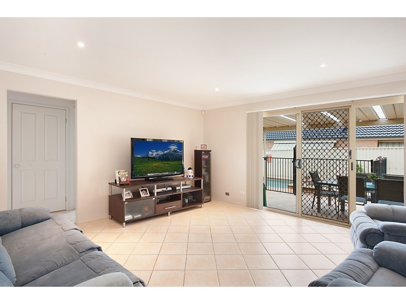18 Blue Crane Cl, Tumbi Umbi NSW 2261