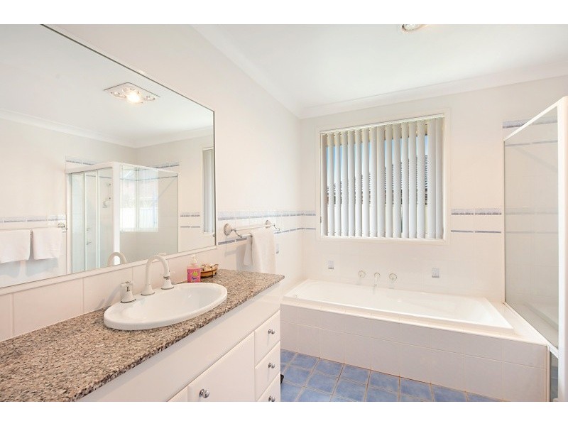 18 Blue Crane Cl, Tumbi Umbi NSW 2261