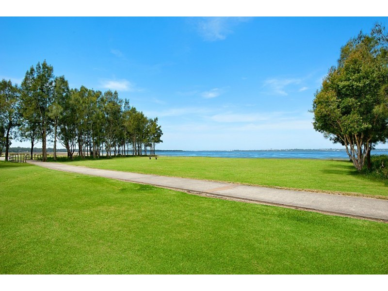 369 Lakedge Ave, Berkeley Vale NSW 2261