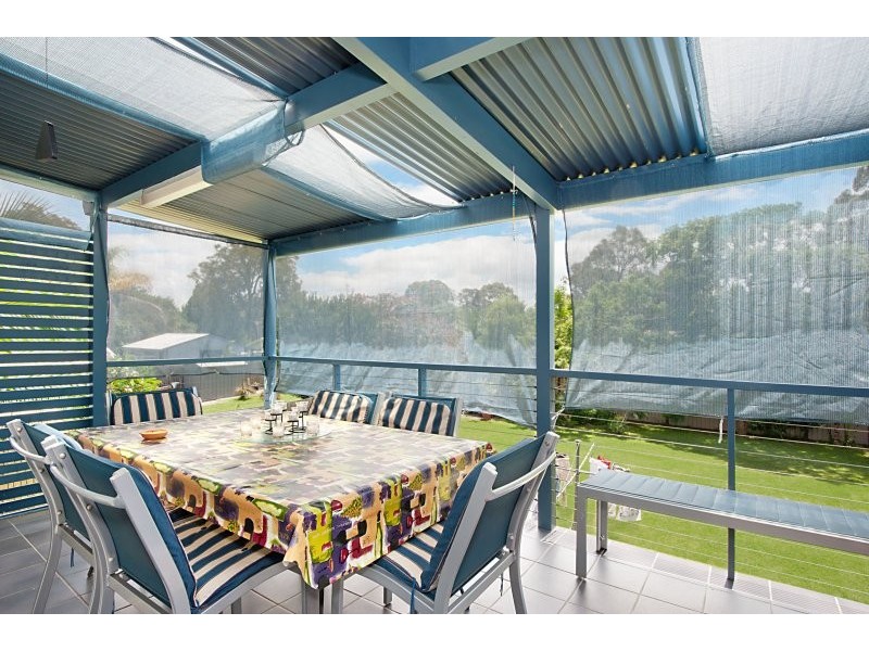 9 Windsor Rd, Berkeley Vale NSW 2261