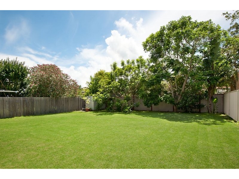 9 Windsor Rd, Berkeley Vale NSW 2261
