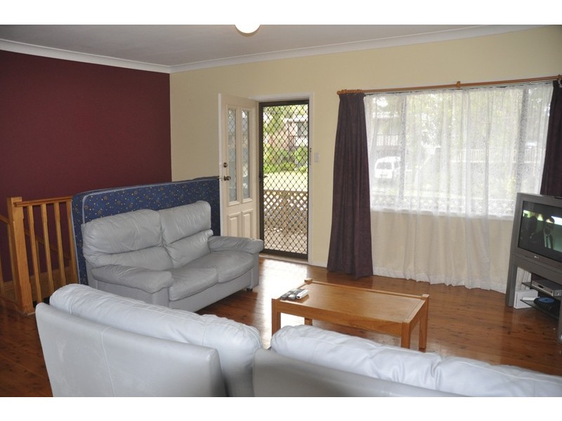 26 Elaine Avenue, Berkeley Vale NSW 2261