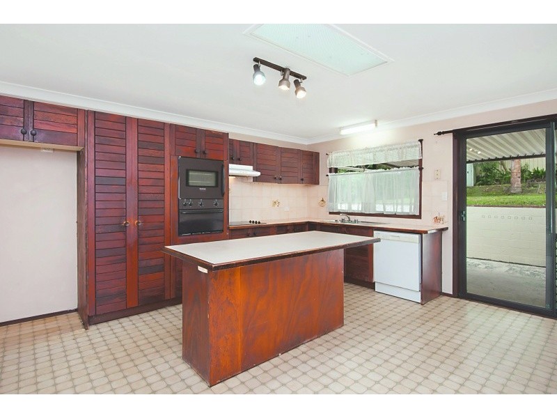 21 Shannon Parade, Berkeley Vale NSW 2261