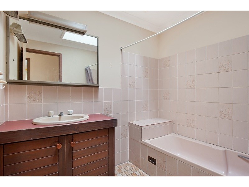 21 Shannon Parade, Berkeley Vale NSW 2261