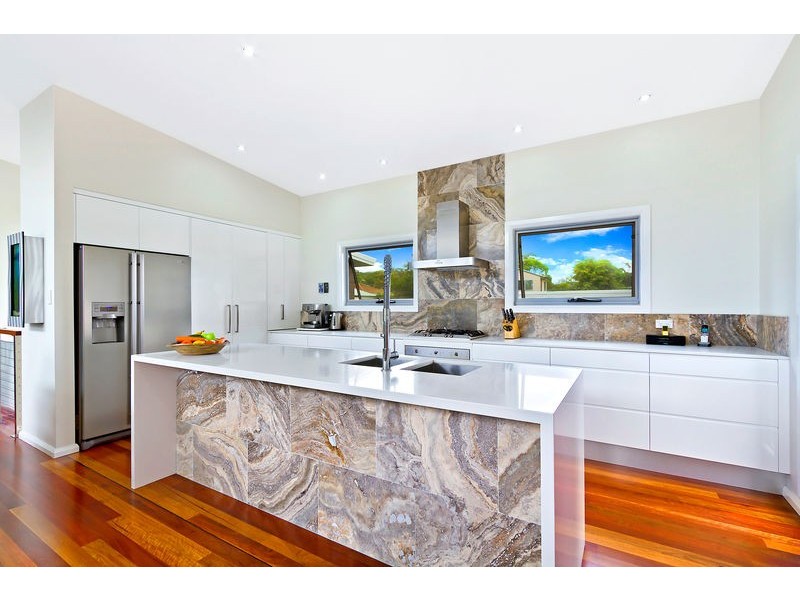 21 Barry Street, Bateau Bay NSW 2261