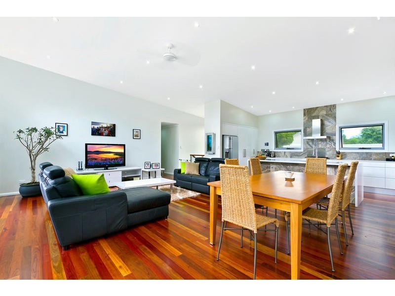 21 Barry Street, Bateau Bay NSW 2261