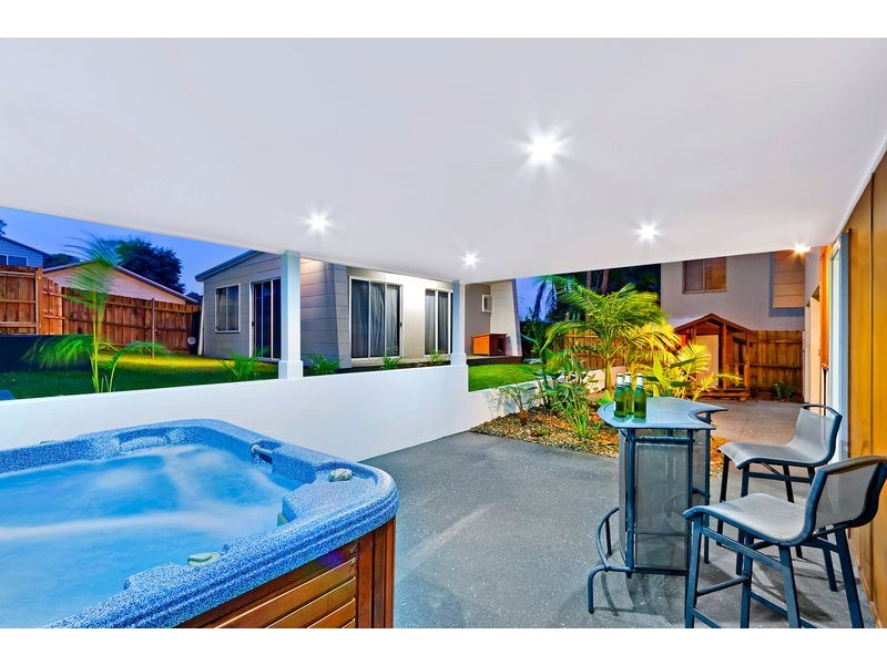 21 Barry Street, Bateau Bay NSW 2261