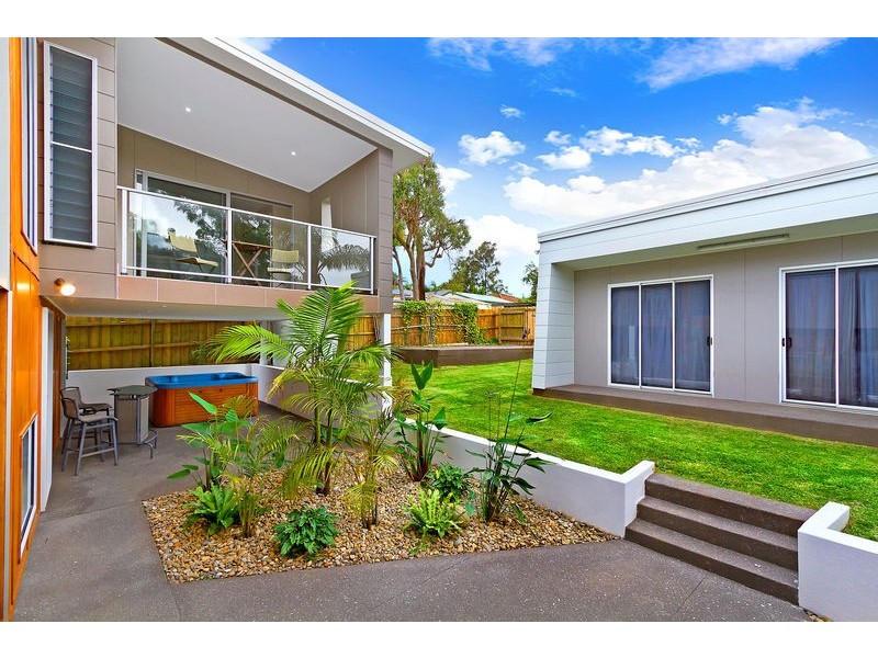 21 Barry Street, Bateau Bay NSW 2261