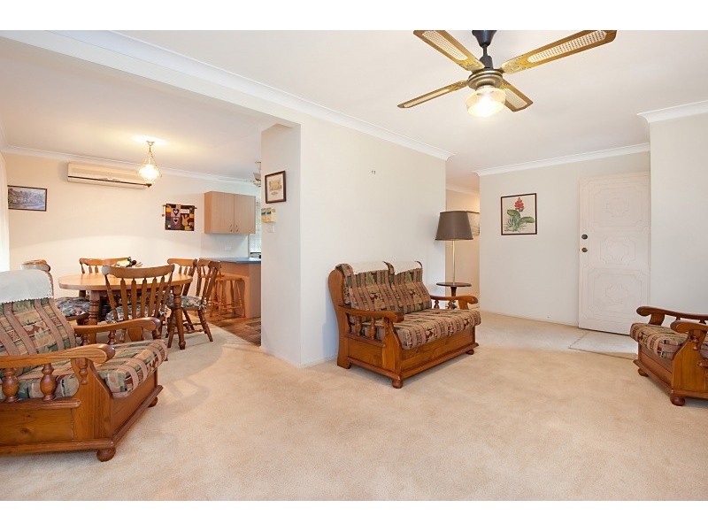 24 Blenheim Ave, Berkeley Vale NSW 2261