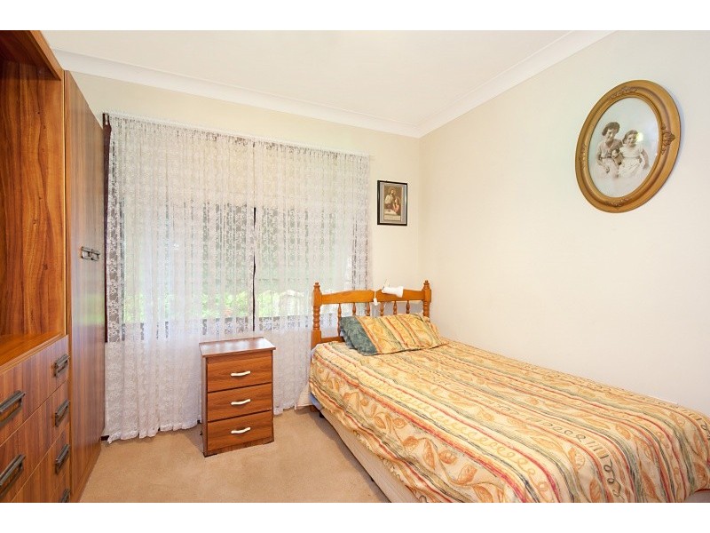 24 Blenheim Ave, Berkeley Vale NSW 2261