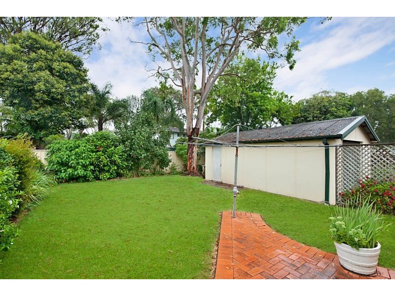 24 Blenheim Ave, Berkeley Vale NSW 2261