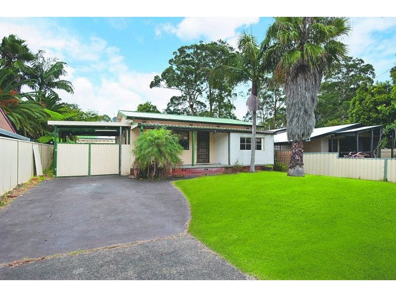 28 Kingsford Smith Dr, Berkeley Vale NSW 2261