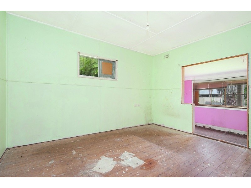 28 Kingsford Smith Dr, Berkeley Vale NSW 2261