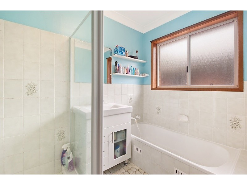 30 Greenwood Avenue, Berkeley Vale NSW 2261