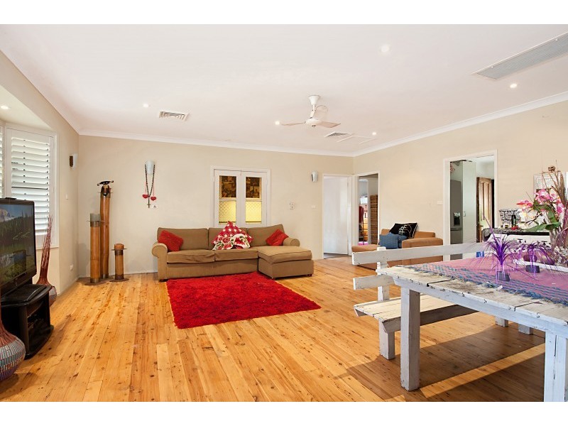 79 Bateau Bay Rd, Bateau Bay NSW 2261