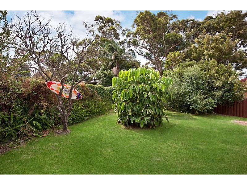 79 Bateau Bay Rd, Bateau Bay NSW 2261