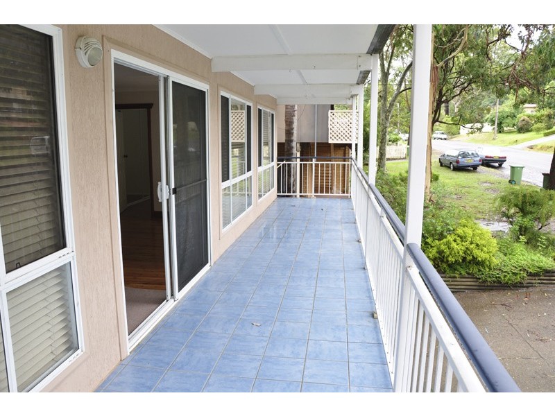 24 Elaine Avenue, Berkeley Vale NSW 2261