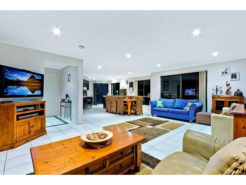 48 Marlowe Rd, Bateau Bay NSW 2261