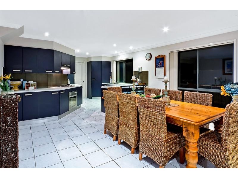 48 Marlowe Rd, Bateau Bay NSW 2261