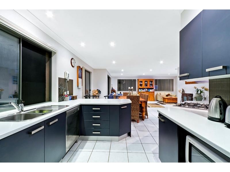 48 Marlowe Rd, Bateau Bay NSW 2261