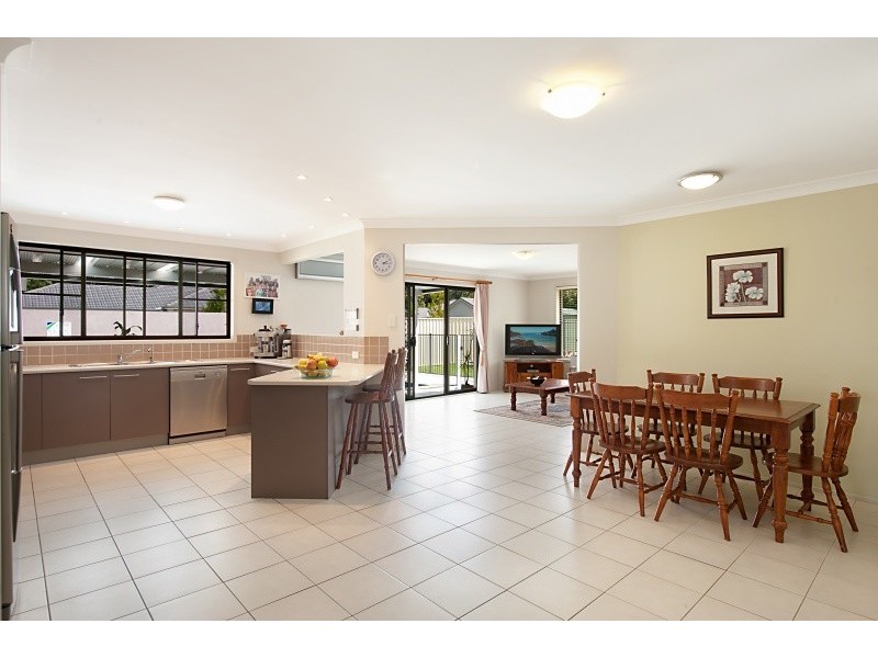 7 Bluecrane Cl, Tumbi Umbi NSW 2261
