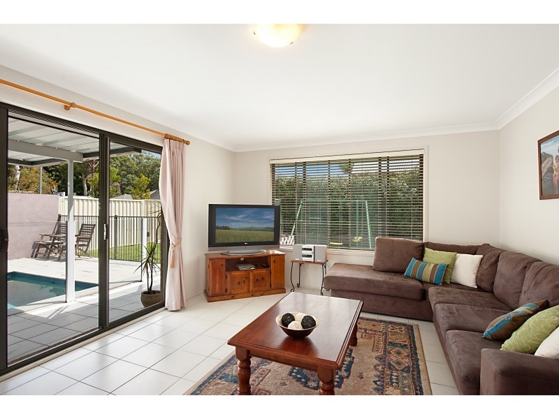 7 Bluecrane Cl, Tumbi Umbi NSW 2261