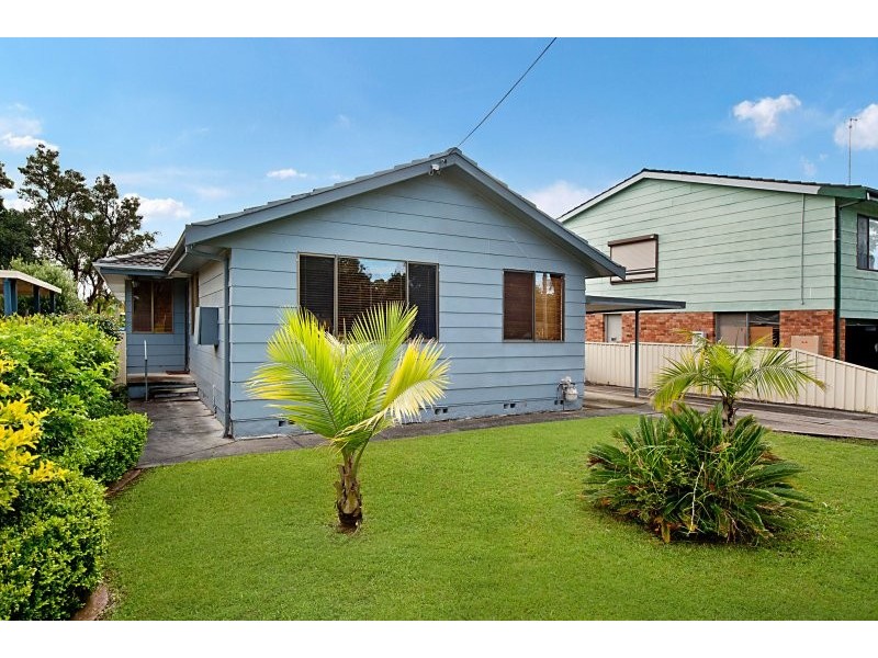 10 Hazel Close, Berkeley Vale NSW 2261