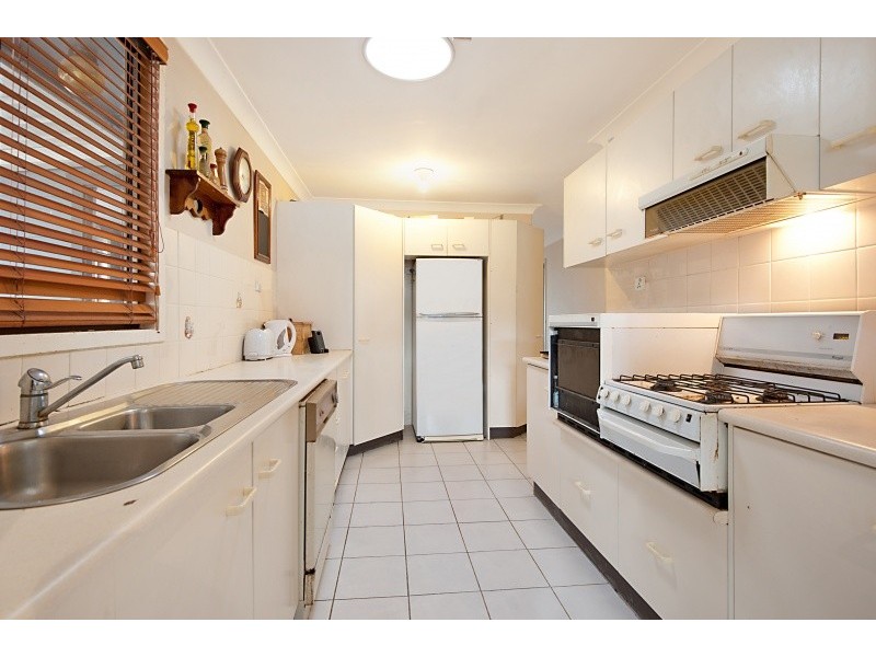 10 Hazel Close, Berkeley Vale NSW 2261