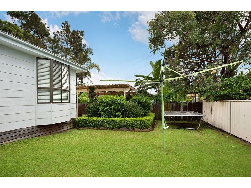 10 Hazel Close, Berkeley Vale NSW 2261