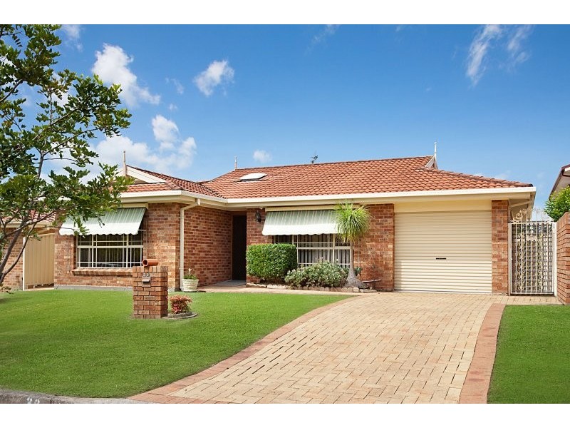 38 Castlereagh Cres, Bateau Bay NSW 2261