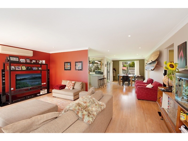 4a Shannon Parade, Berkeley Vale NSW 2261