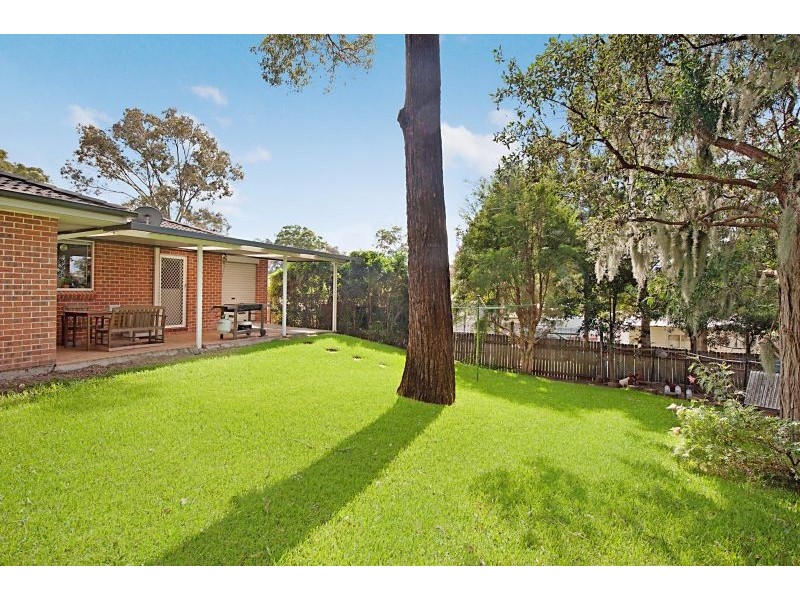 4a Shannon Parade, Berkeley Vale NSW 2261