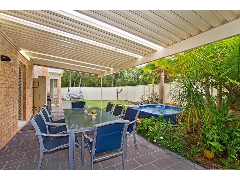 2 Craig Close, Long Jetty NSW 2261