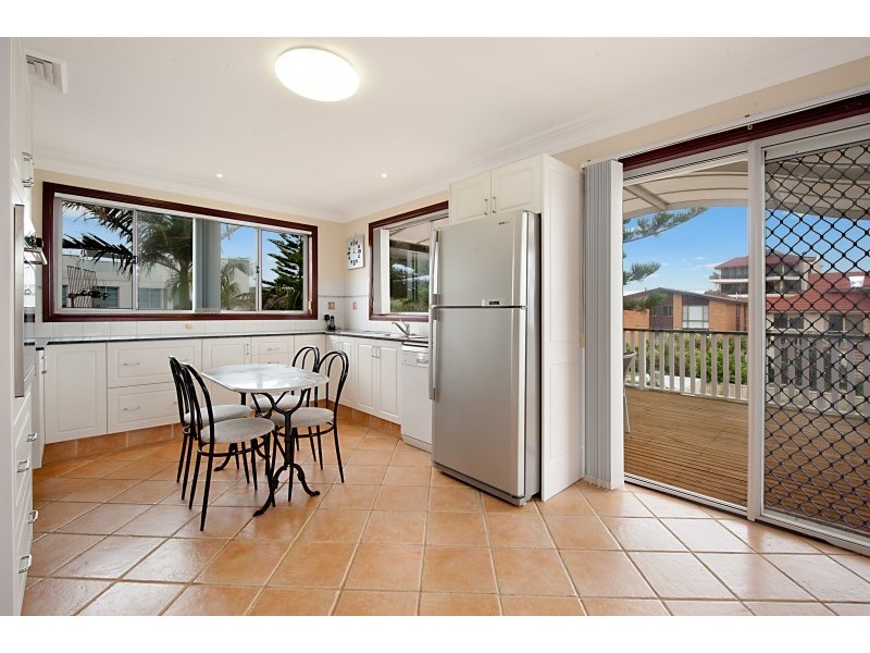 49 Coogee Ave, The Entrance North NSW 2261