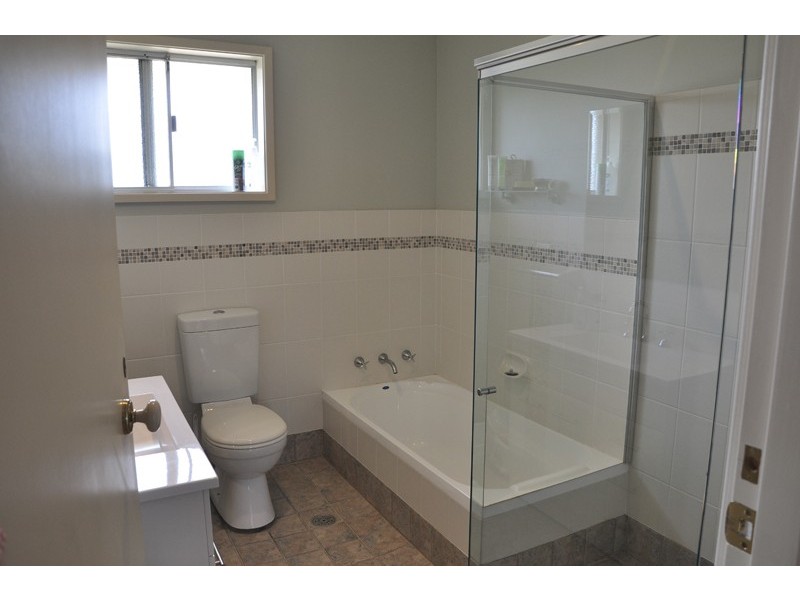 60 Bay Road, Blue Bay NSW 2261