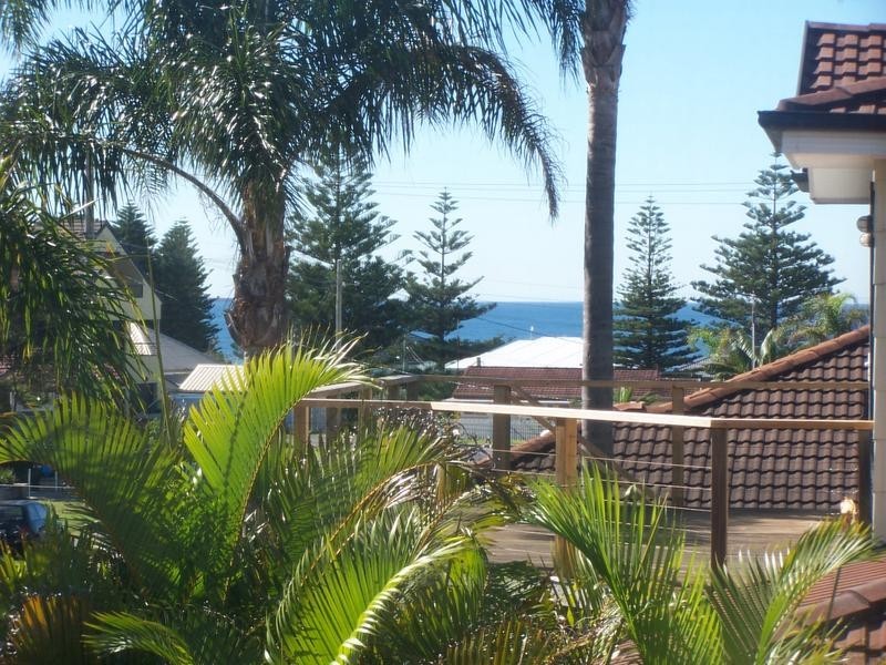 60 Bay Road, Blue Bay NSW 2261