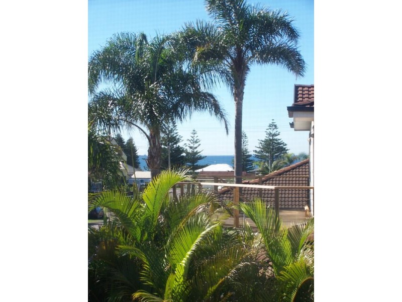 60 Bay Road, Blue Bay NSW 2261