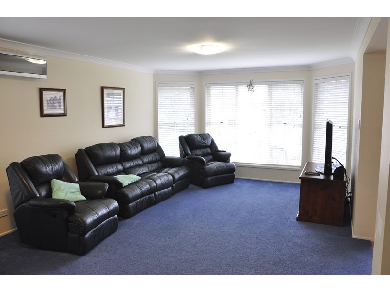 17 Ventura Avenue, Bateau Bay NSW 2261