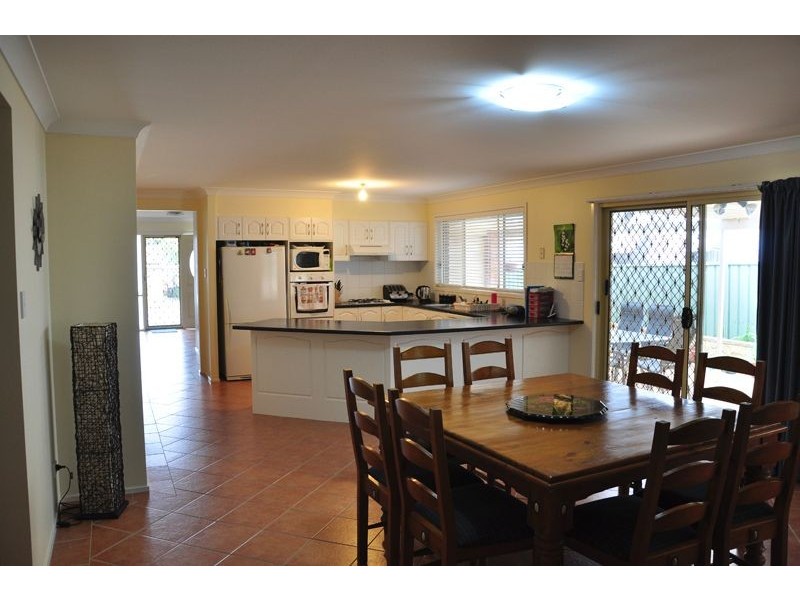 17 Ventura Avenue, Bateau Bay NSW 2261